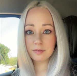 Meet your Posher, Monica